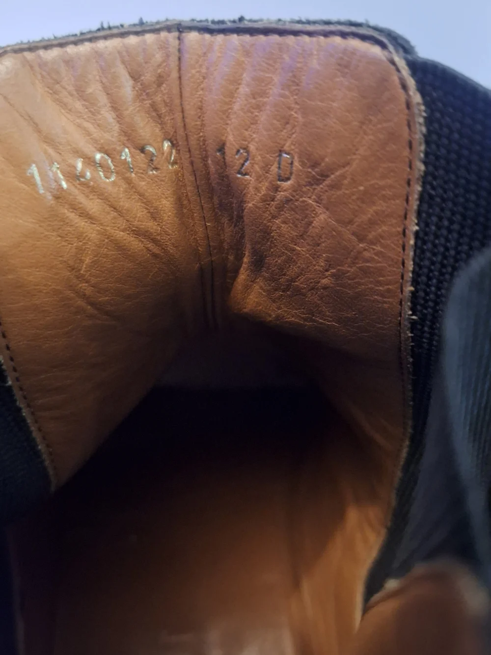Gucci Black Leather Chelsea Boots with Sleek Profile